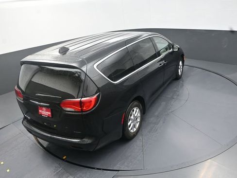 Used 2023 Chrysler Voyager LX FWD image 2