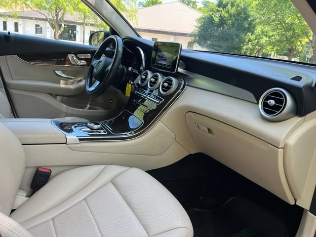Used 2019 Mercedes-Benz GLC 300 image 21