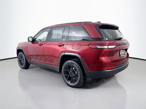 New 2025 Jeep Grand Cherokee Laredo image 5
