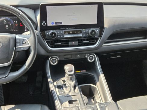 Used 2025 Toyota Grand Highlander FWD image 17