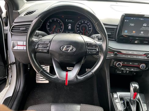 Used 2019 Hyundai Veloster Turbo image 5