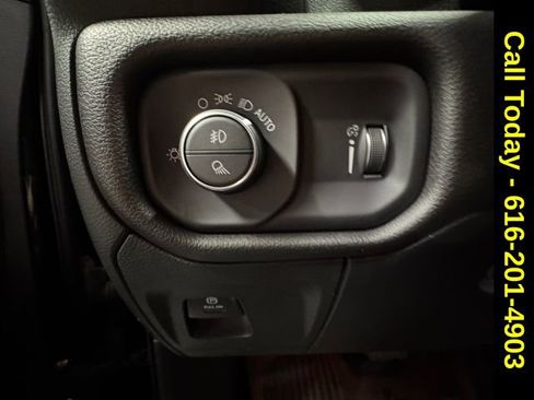 Used 2022 RAM 1500 Big Horn image 22