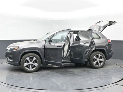 Used 2019 Jeep Cherokee Limited image 47