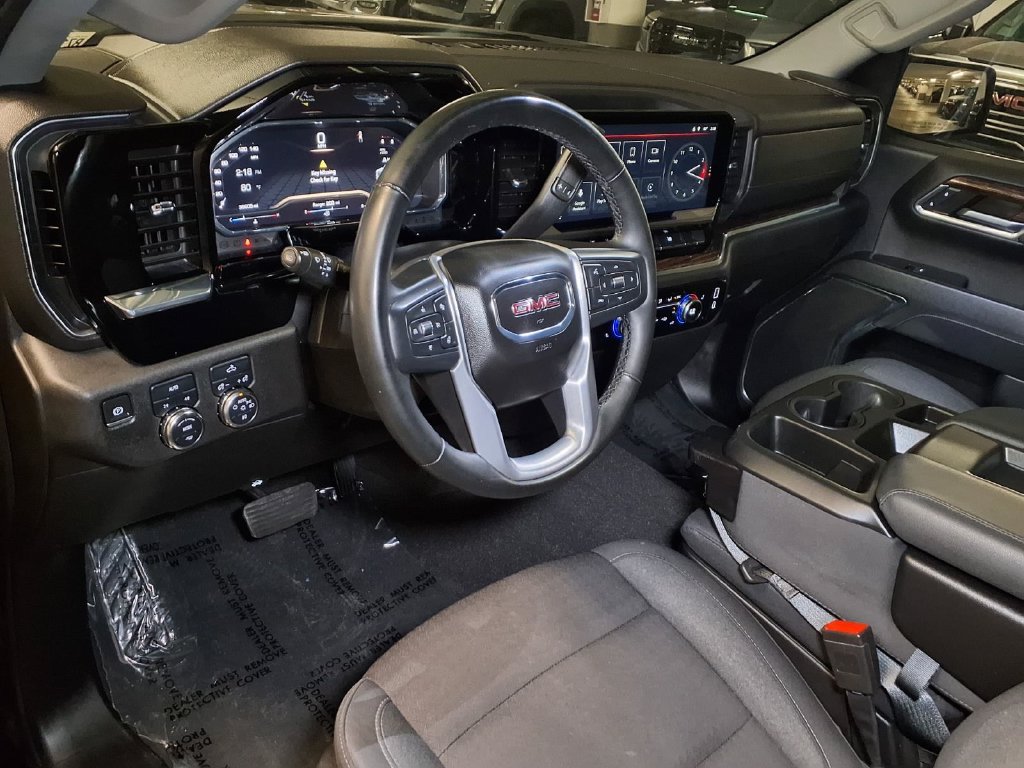 Used 2024 GMC Sierra 1500 Elevation w/ LPO, Elevation Black Package AWD/4WD image 4