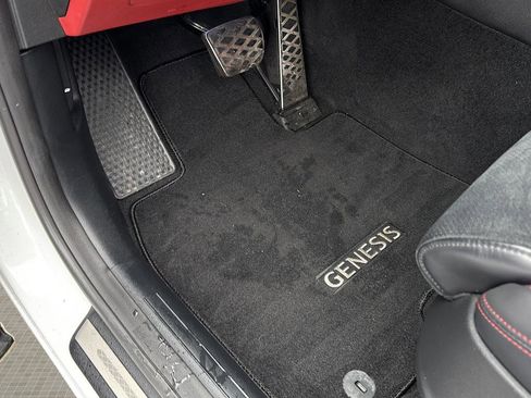 Used 2022 Genesis GV70 3.5T Sport w/ Sport Prestige Package image 18