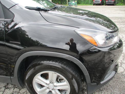 Used 2019 Chevrolet Trax LS FWD image 21