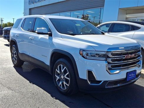 Used 2023 GMC Acadia SLE image 2