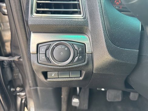 Used 2018 Ford Explorer XLT w/ Equipment Group 202A image 46