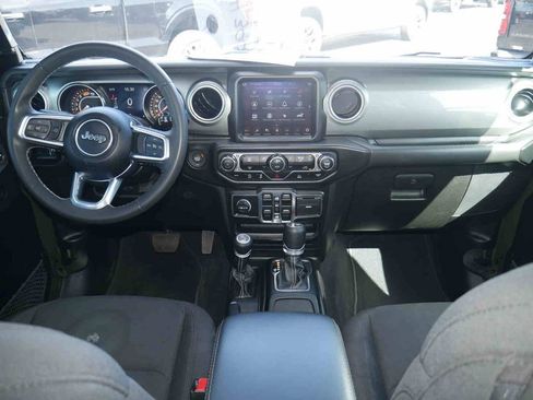 Used 2023 Jeep Wrangler Unlimited Sahara AWD/4WD image 5