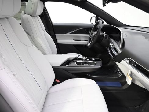 New 2026 Cadillac Lyriq Luxury AWD/4WD image 16
