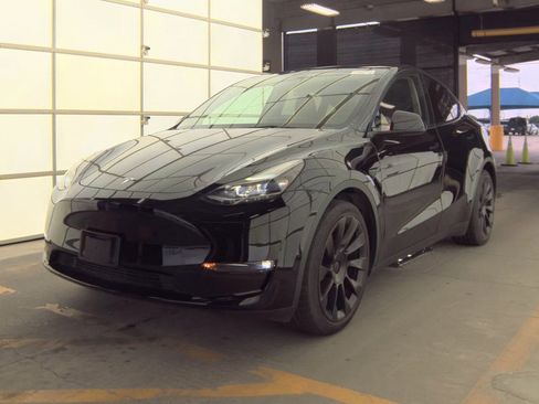 Used 2023 Tesla Model Y Long Range AWD/4WD image 1