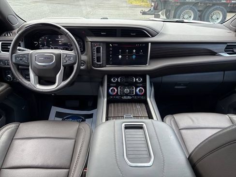 Used 2023 GMC Yukon XL Denali w/ Denali Reserve Package AWD/4WD image 21