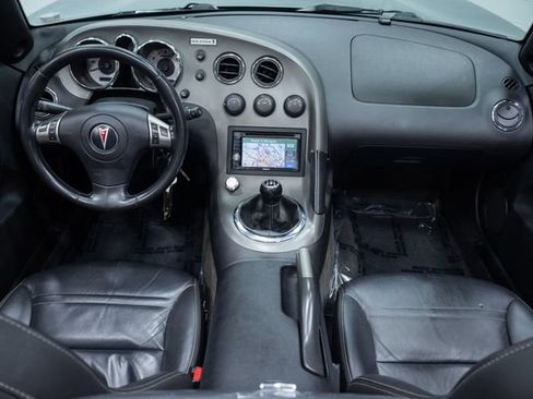 Used 2006 Pontiac Solstice Convertible w/ Premium Package RWD image 18