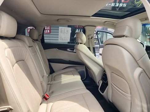 Used 2020 Lincoln Nautilus Reserve w/ Equipment Group 202A AWD/4WD image 39