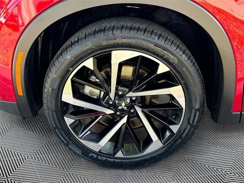 Used 2024 Mitsubishi Outlander SE image 34