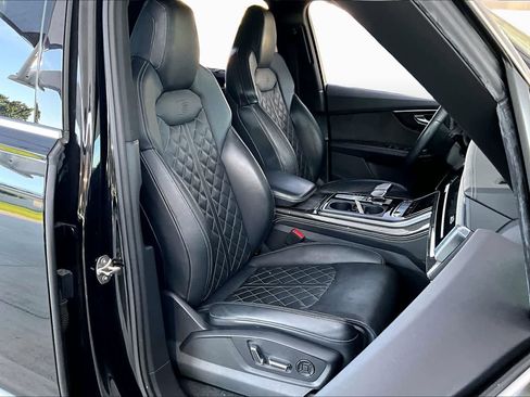 Used 2022 Audi SQ7 Prestige AWD/4WD image 9