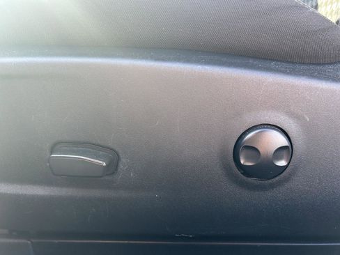 Used 2022 Dodge Challenger GT image 4