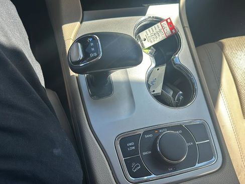 Used 2015 Jeep Grand Cherokee Limited w/ Luxury Group II AWD/4WD image 20
