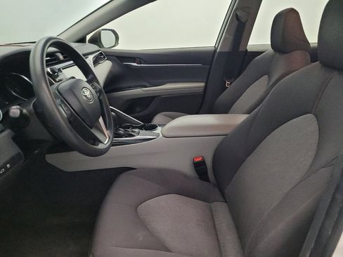 Used 2018 Toyota Camry LE image 17