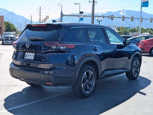 Used 2025 Nissan Rogue SV AWD/4WD image 4