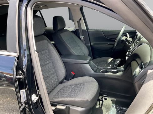 Used 2024 Chevrolet Equinox LT w/ LPO, Floor Liner Package FWD image 8