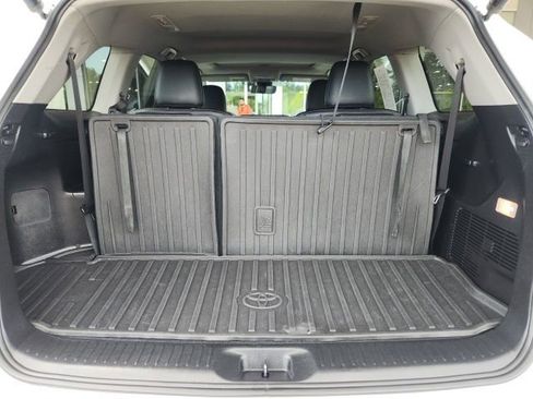 Used 2019 Toyota Highlander SE AWD/4WD image 23