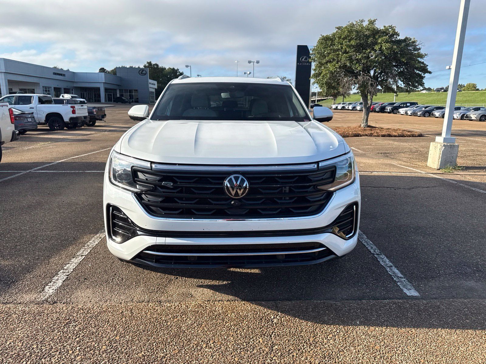 Used 2024 Volkswagen Atlas Cross Sport SEL Premium R-Line AWD/4WD image 2