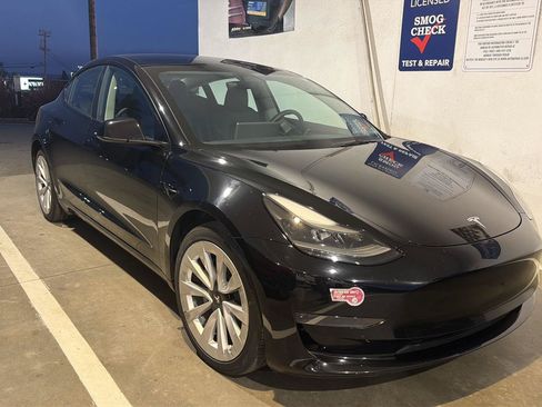 Used 2023 Tesla Model 3 Standard Range RWD image 2