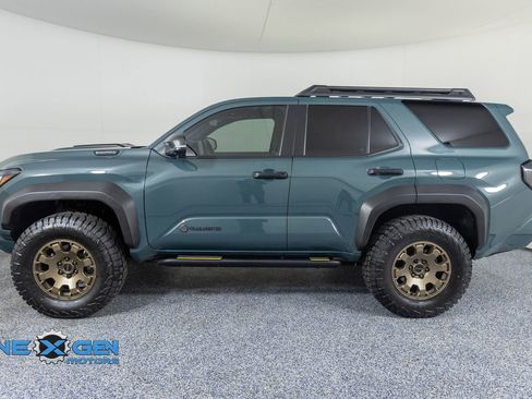 Used 2025 Toyota 4Runner Trailhunter AWD/4WD image 4