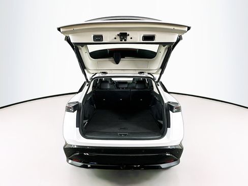 Used 2024 Nissan Ariya AWD image 30