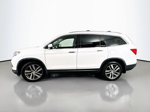 Used 2017 Honda Pilot Elite image 4