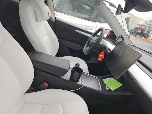 Used 2024 Tesla Model Y Long Range image 5