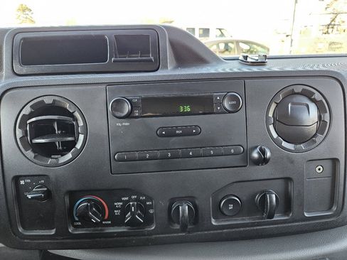 Used 2014 Ford E-250 and Econoline 250 w/ Power Group image 35