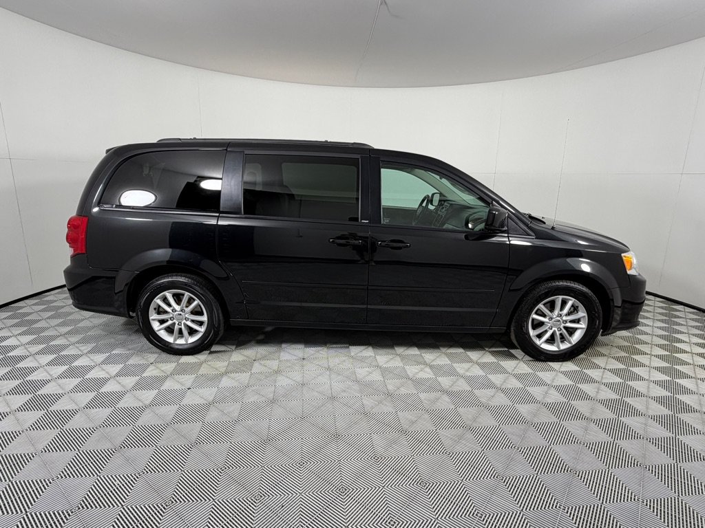 Used 2014 Dodge Grand Caravan SXT FWD image 4