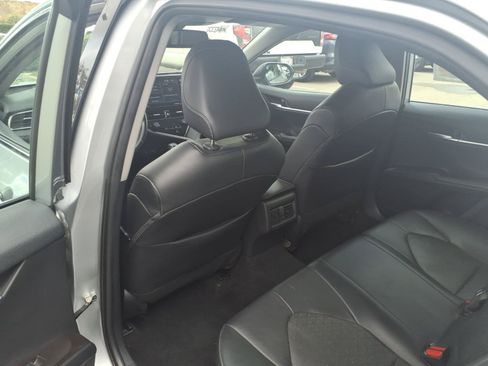 Used 2023 Toyota Camry XSE FWD image 13