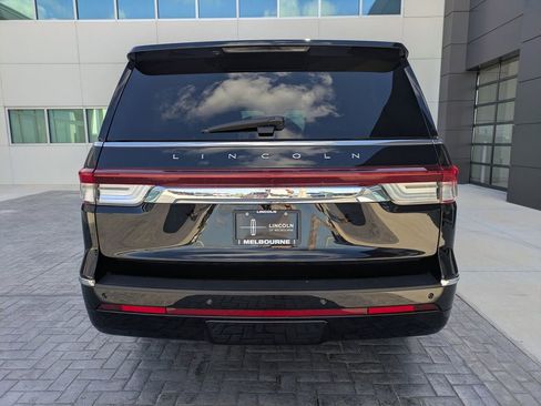 Certified 2024 Lincoln Navigator L Reserve AWD/4WD image 6