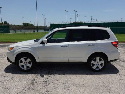 Used 2010 Subaru Forester 2.5X Limited AWD/4WD image 4
