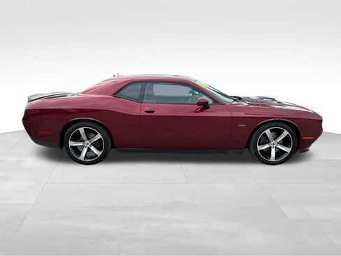 Used 2017 Dodge Challenger R/T RWD image 8