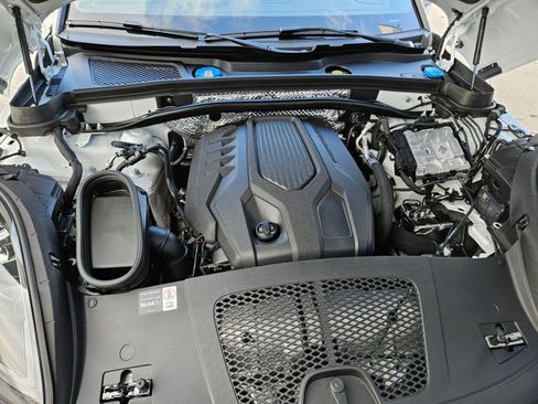 New 2026 Porsche Macan image 28