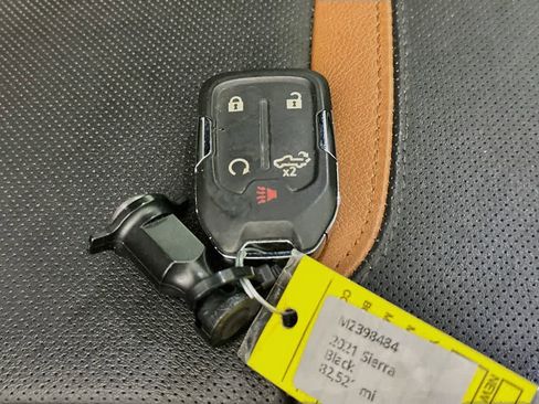 Used 2021 GMC Sierra 1500 AT4 image 22