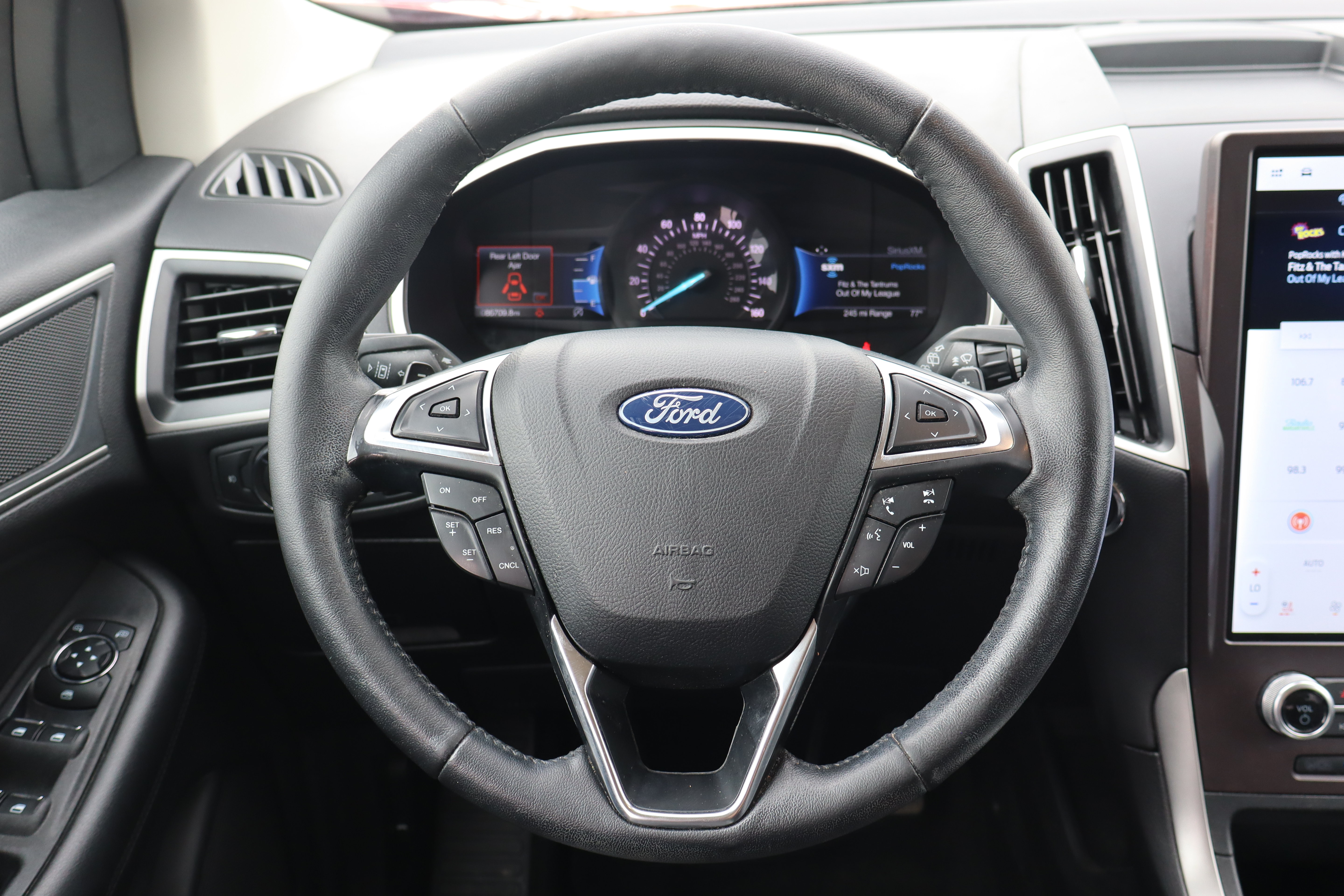 Used 2021 Ford Edge SEL w/ Convenience Package AWD/4WD image 14