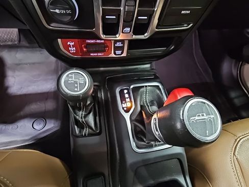 Used 2022 Jeep Gladiator Rubicon w/ Cold Weather Group image 21