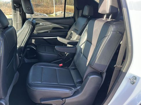 Used 2024 Chevrolet Traverse LT w/ Enhanced Driving Package image 17