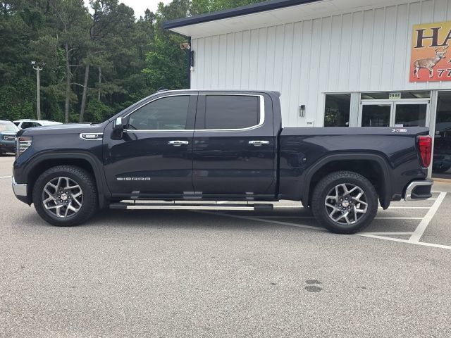 Used 2022 GMC Sierra 1500 SLT AWD/4WD image 2