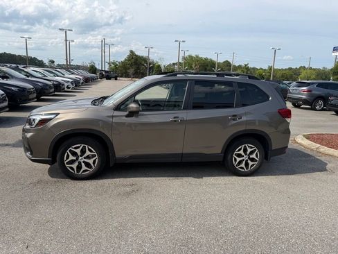 Used 2021 Subaru Forester Premium AWD/4WD image 10