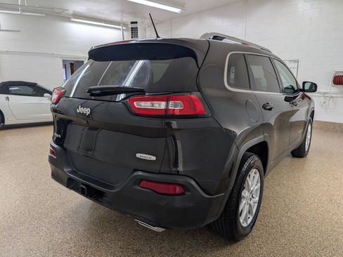 Used 2015 Jeep Cherokee Latitude w/ Cold Weather Group AWD/4WD image 4