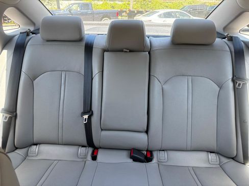 Used 2016 Hyundai Sonata Limited w/ Option Group 04 FWD image 18
