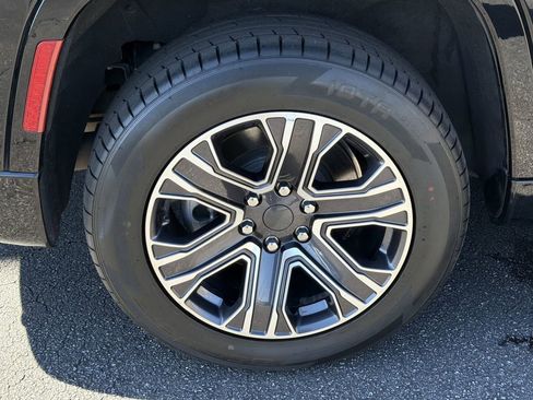 Used 2024 Jeep Wagoneer Series II image 17