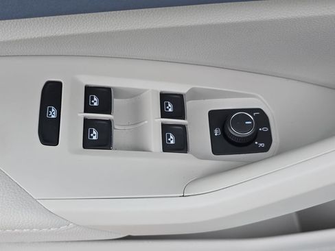 New 2026 Volkswagen Jetta SE FWD image 23