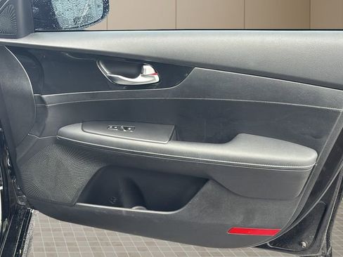 Used 2023 Kia Forte GT-Line image 37